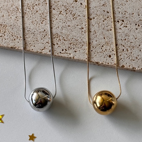 Necklace - Picture 2 of 3